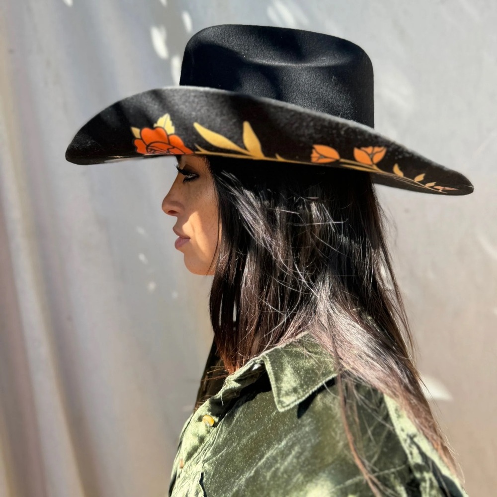 Wild as Heck - The Daphne Western - Picture 4 of 12